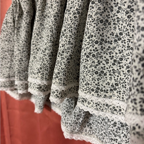 Arula Monochrome Textured Blouse - Picture 3 of 4